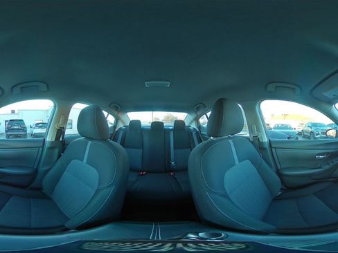 Used 2025 Nissan Sentra SV image 40