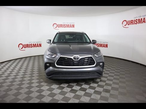 Used 2024 Toyota Highlander XLE FWD image 27