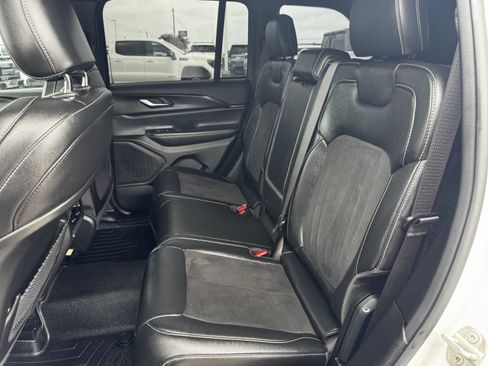 Used 2023 Jeep Grand Cherokee Altitude AWD/4WD image 30