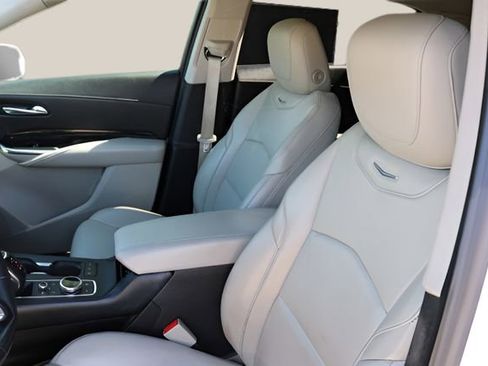 Used 2019 Cadillac XT4 Premium Luxury w/ Technology Package image 11