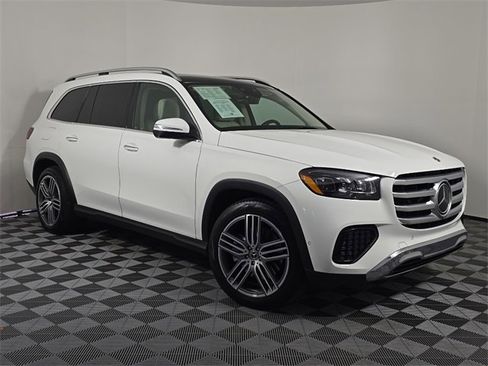Certified 2025 Mercedes-Benz GLS 450 4MATIC image 9