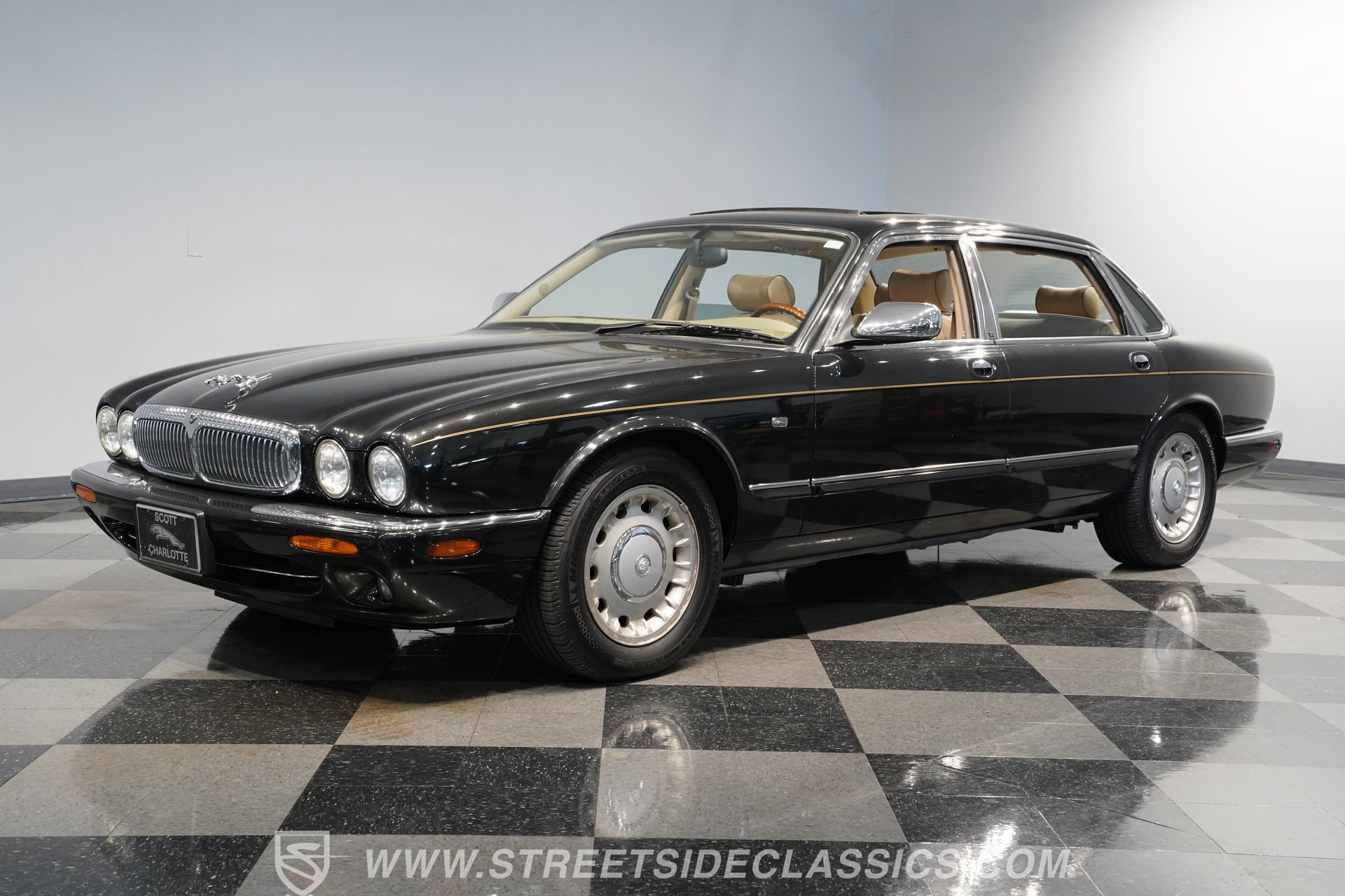 Used 1998 Jaguar XJ8 L RWD image 6