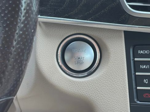 Used 2016 Mercedes-Benz E 350 4MATIC Sedan image 26