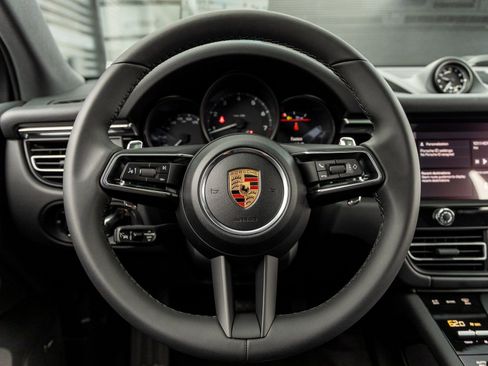 New 2026 Porsche Macan image 29