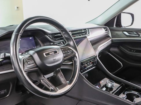 Used 2021 Jeep Grand Cherokee L Limited image 24