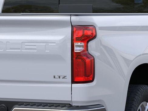 New 2026 Chevrolet Silverado 1500 LTZ w/ LTZ Premium Package AWD/4WD image 11