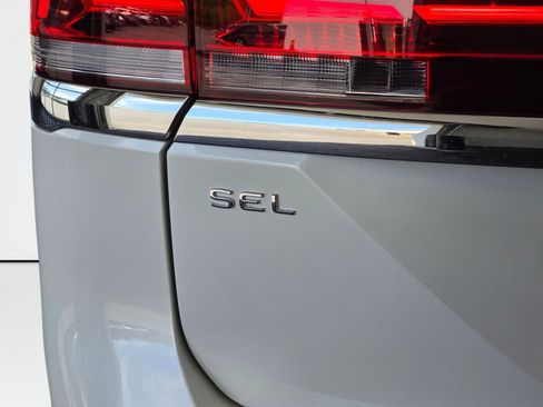 New 2026 Volkswagen Atlas SEL AWD/4WD image 14