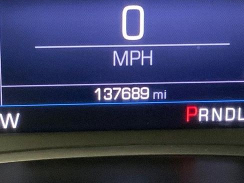 Used 2020 Chevrolet Equinox LT w/ Driver Convenience Package FWD image 24