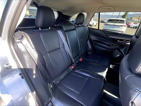 Used 2025 Subaru Outback Limited image 18