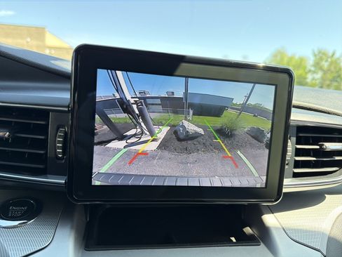 Used 2022 Ford Explorer XLT w/ Equipment Group 202A AWD/4WD image 20