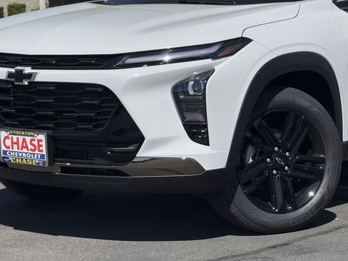 New 2025 Chevrolet Trax ACTIV w/ Driver Confidence Package image 3