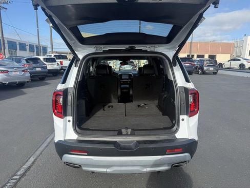 Used 2023 GMC Acadia SLT image 12