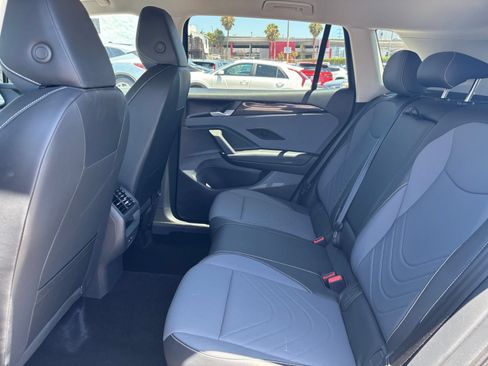 Used 2026 Volkswagen Tiguan SE AWD/4WD image 23