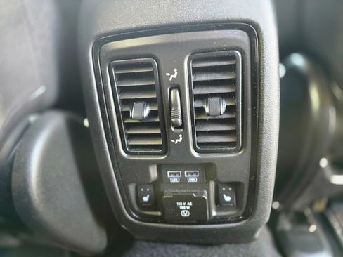 Used 2023 Dodge Durango GT AWD/4WD image 17