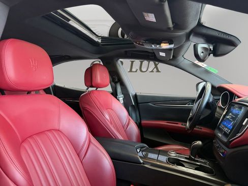Used 2018 Maserati Ghibli image 14