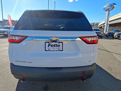 Used 2020 Chevrolet Traverse LT w/ LT Premium Package image 5