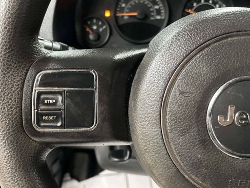 Used 2016 Jeep Patriot Sport FWD image 26