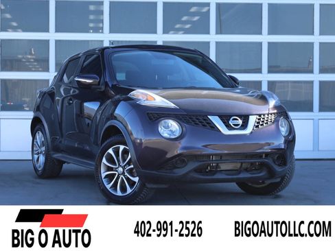 Used 2017 Nissan Juke SV image 1