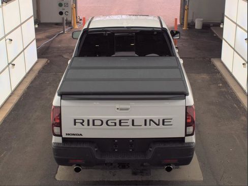 Used 2024 Honda Ridgeline Black Edition image 8