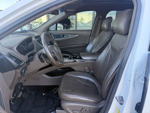 Used 2016 Lincoln MKX Reserve w/ Technology Package FWD image 8