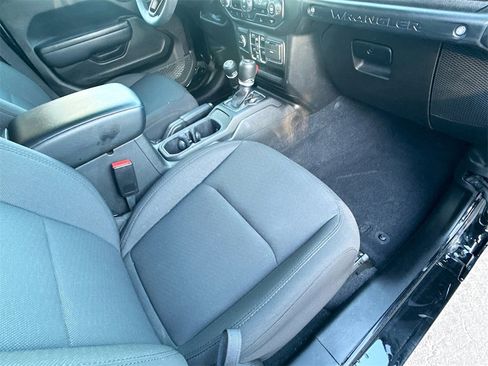 Used 2023 Jeep Wrangler Unlimited image 32