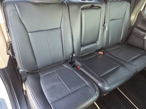 Used 2019 Ford F150 Lariat w/ Equipment Group 502A Luxury AWD/4WD image 23