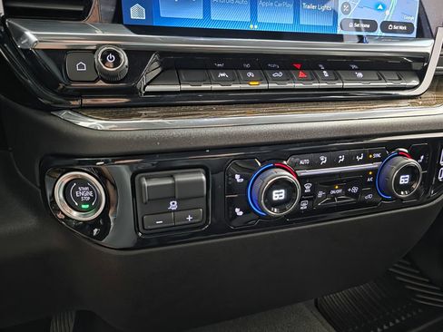 Used 2025 Chevrolet Silverado 1500 LT AWD/4WD image 17