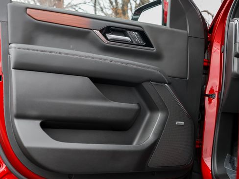 New 2026 GMC Yukon XL Denali w/ Sun & Power Step Package image 10