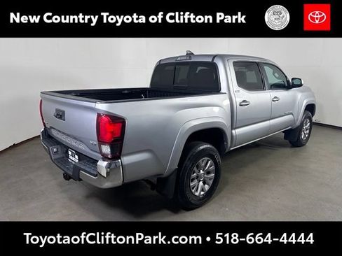 Used 2019 Toyota Tacoma SR5 AWD/4WD image 3