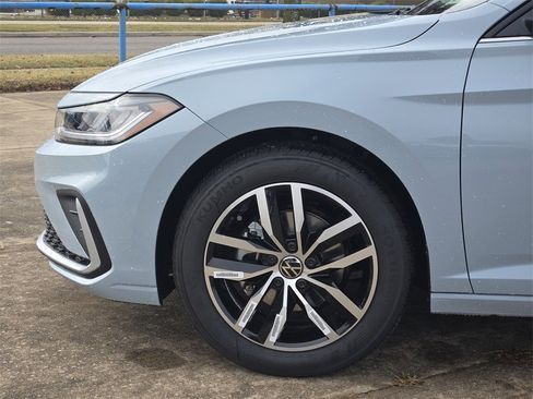 New 2026 Volkswagen Jetta SE image 5