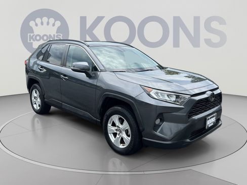 Used 2019 Toyota RAV4 XLE w/ All Weather Liner Package AWD/4WD image 10