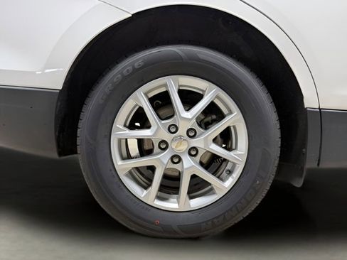 Used 2024 Chevrolet Equinox LT FWD image 32