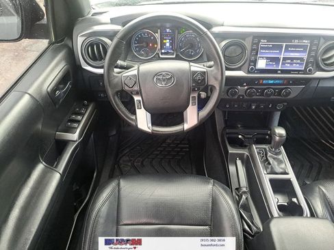 Used 2023 Toyota Tacoma Limited image 8