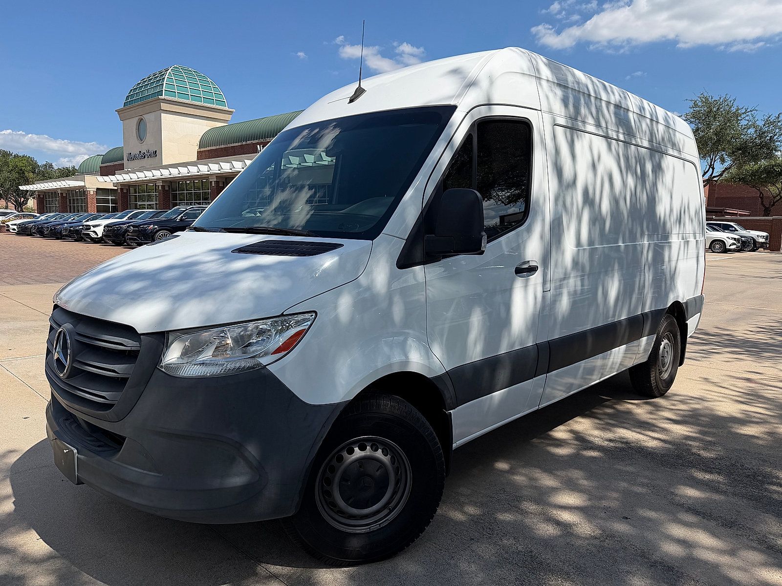 Used 2021 Mercedes-Benz Sprinter 2500 image 1