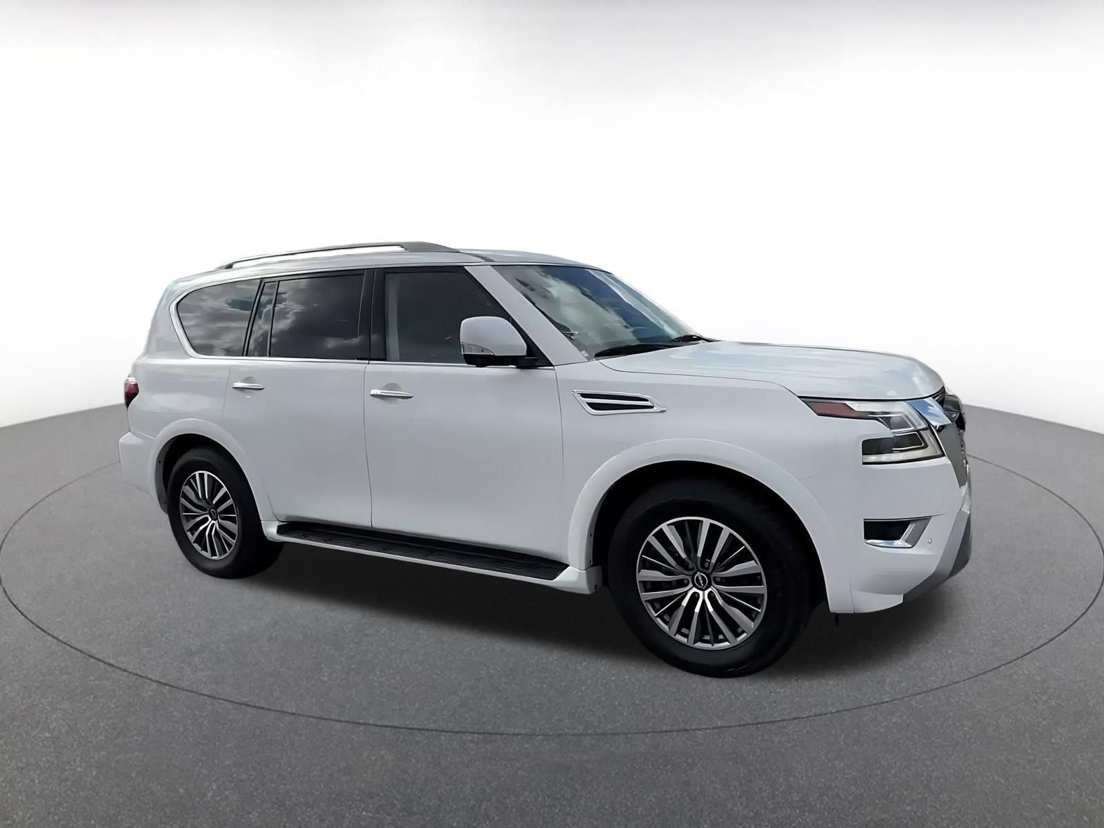 Used 2023 Nissan Armada SL AWD/4WD image 2