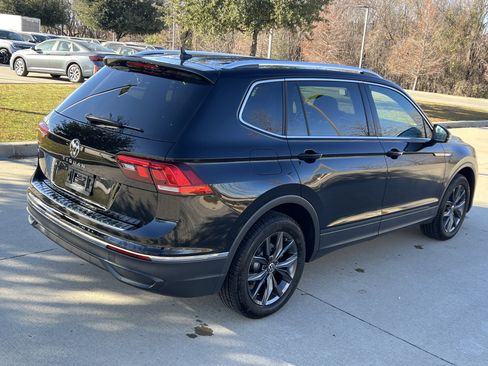 Certified 2024 Volkswagen Tiguan SE image 10