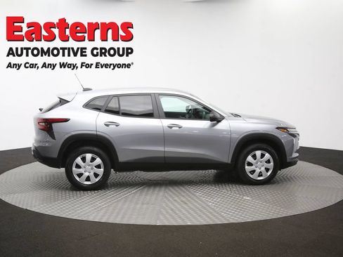 Used 2024 Chevrolet Trax LS FWD image 43