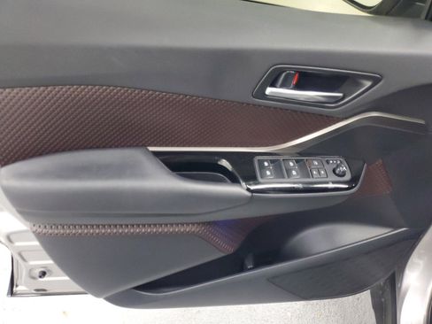 Used 2019 Toyota C-HR Limited image 20