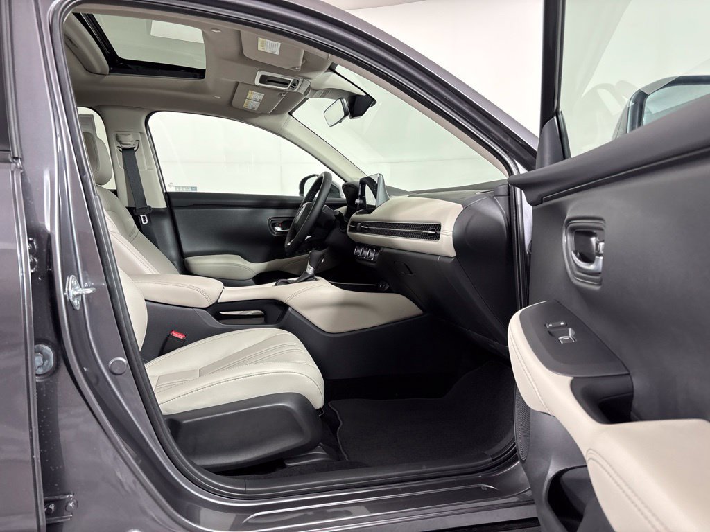 Used 2027 Honda HR-V EX-L image 13