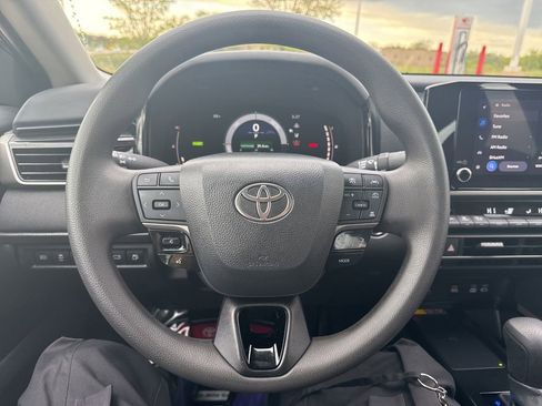 Certified 2025 Toyota Camry LE AWD/4WD image 9