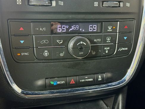 Used 2017 Dodge Grand Caravan GT image 17