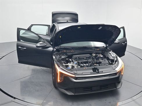 New 2025 Kia K4 LXS image 47