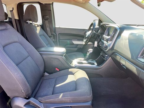 Used 2022 Chevrolet Colorado LT w/ Safety Package image 25