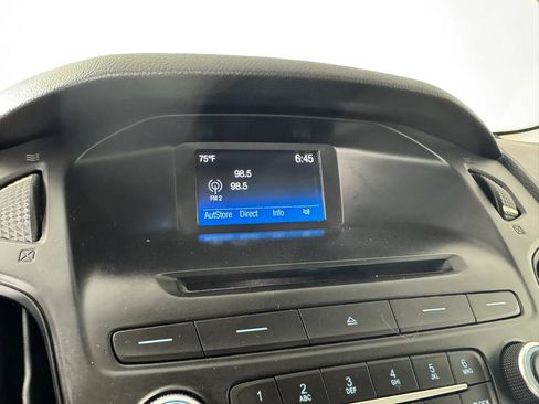 Used 2017 Ford Focus SE FWD image 18