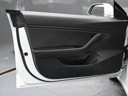 Used 2019 Tesla Model 3 Mid Range image 43