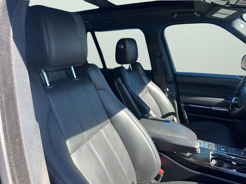 Used 2016 Land Rover Range Rover HSE image 15