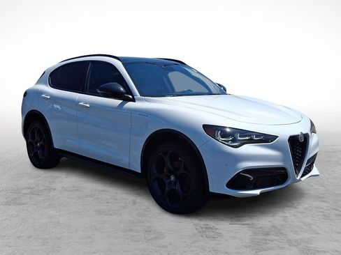 Used 2024 Alfa Romeo Stelvio Veloce AWD/4WD image 7