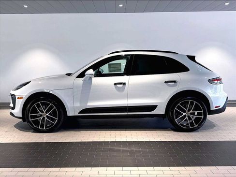 New 2026 Porsche Macan AWD/4WD image 2
