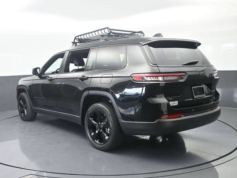 Used 2022 Jeep Grand Cherokee L Laredo RWD image 4