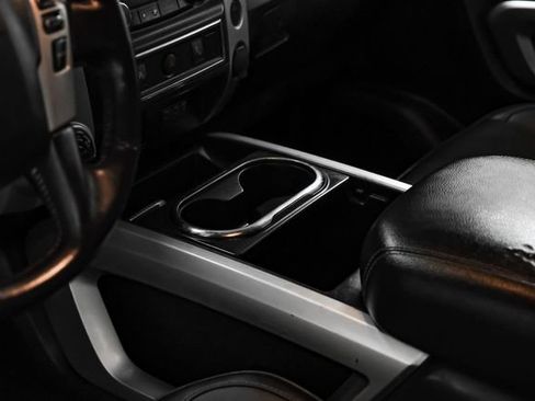 Used 2019 Nissan Titan PRO-4X image 24